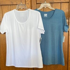 NWT Bundle of 32 Degree Tee